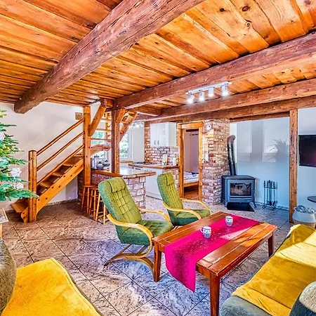 Nad Strumykiem Casa de Férias Mirsk